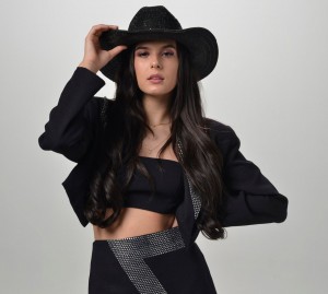Ana Castela____2