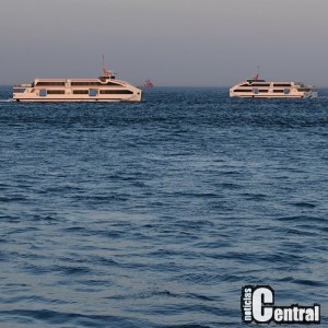 20251006_cacilhas_moon_1024