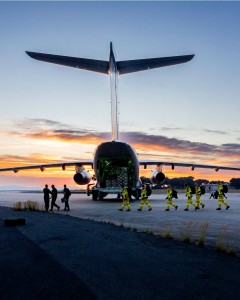 dois aviões KC-390 da Força Aérea Portuguesa