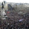 “Tsunami” de pessoas invade ruas de Paris